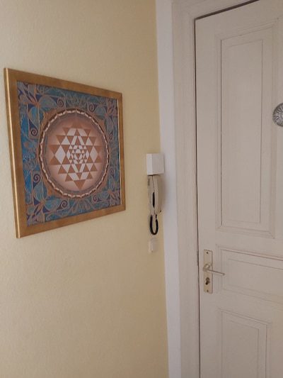 Sri Yantra Bild als Poster im Eingangsbereich Sri Yantra Bild als Poster im Eingangsbereich